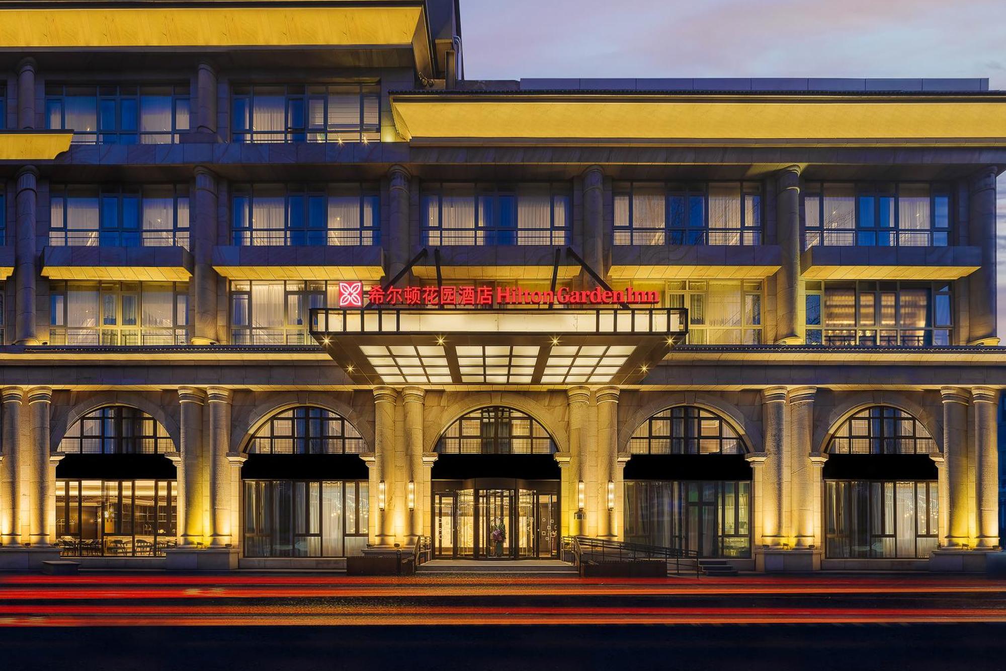 Hilton Garden Inn Beijing Guomao Bagian luar foto
