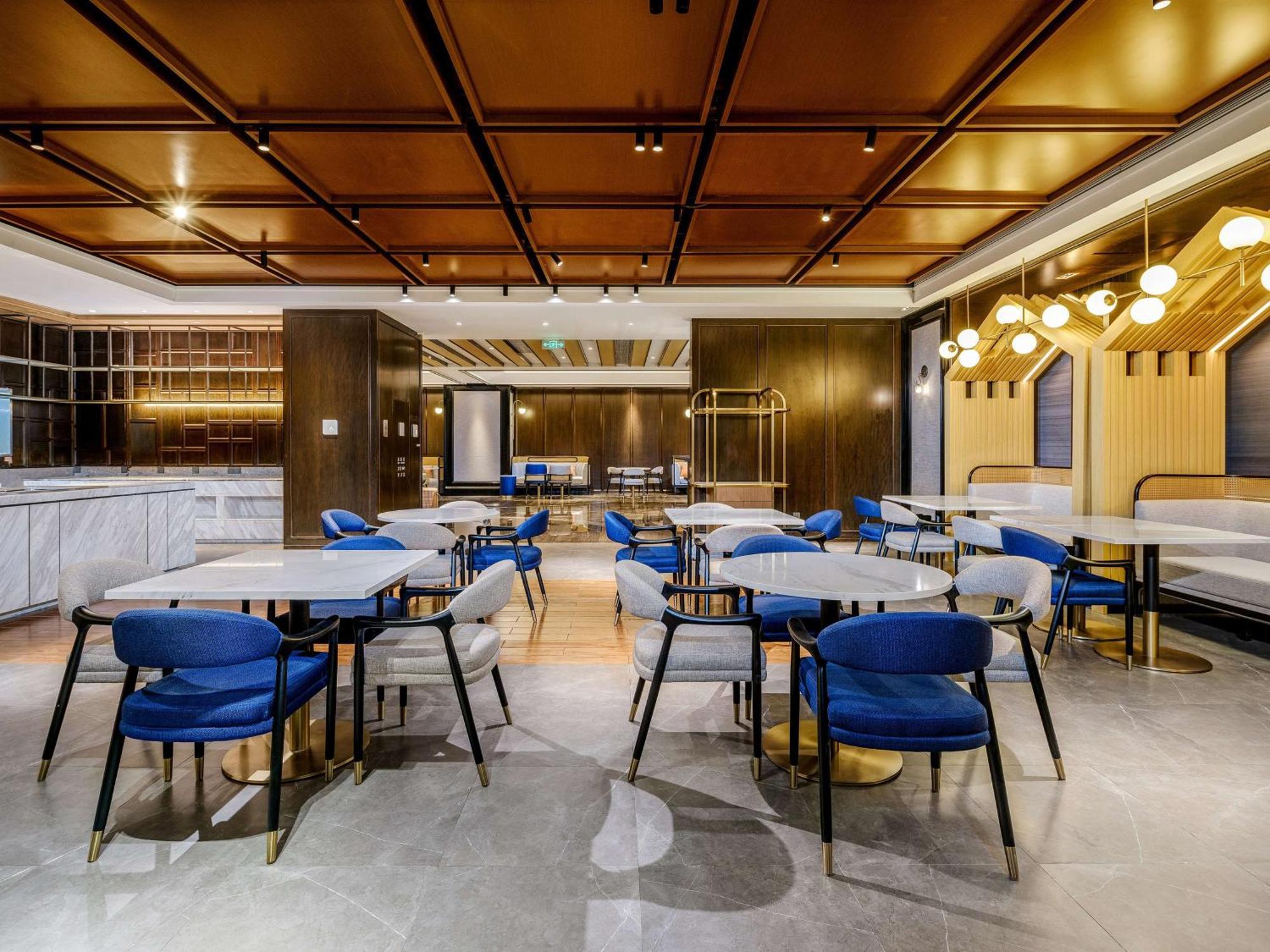 Hilton Garden Inn Beijing Guomao Bagian luar foto
