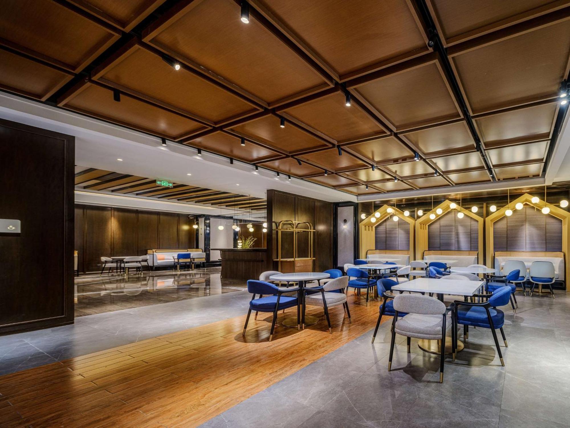 Hilton Garden Inn Beijing Guomao Bagian luar foto