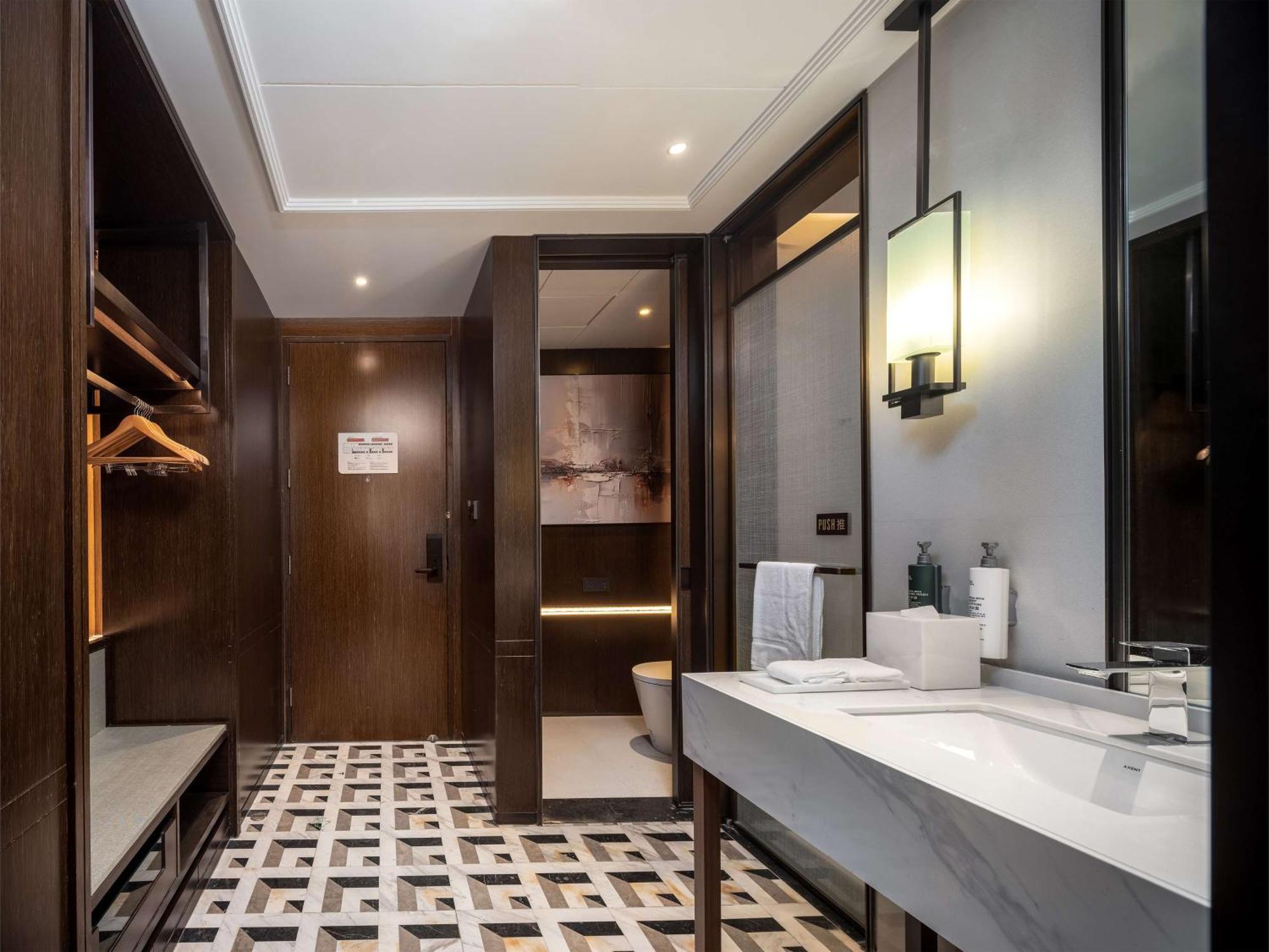 Hilton Garden Inn Beijing Guomao Bagian luar foto